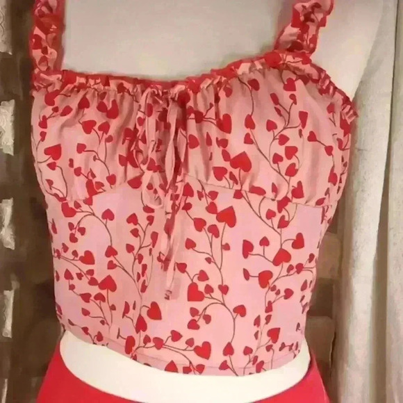 5/$25 SHEIN size large ❤️ crop top - Picture 3 of 10